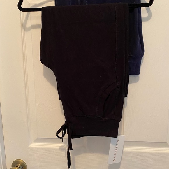 Danskin Drawstring Crop Pants (2) NWT. Small - Picture 5 of 5